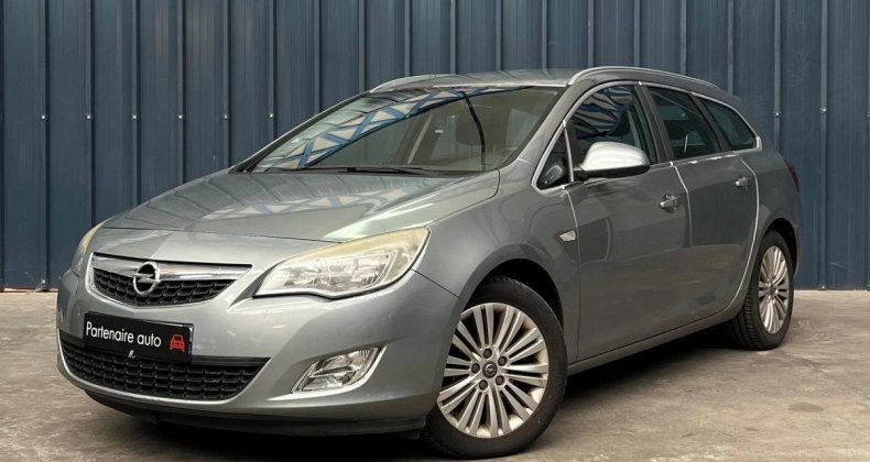 Opel Astra BREAK 1.7 CDTI 125 COSMO - Garantie 1 An