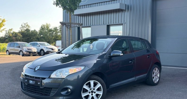Renault Megane III 1.6 110 EXPRESSION 5 PORTES - 1 ERE 