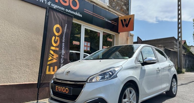 Peugeot 208 1.2 82ch STYLE APPLE CARPLAY DISTRIBUTIO
