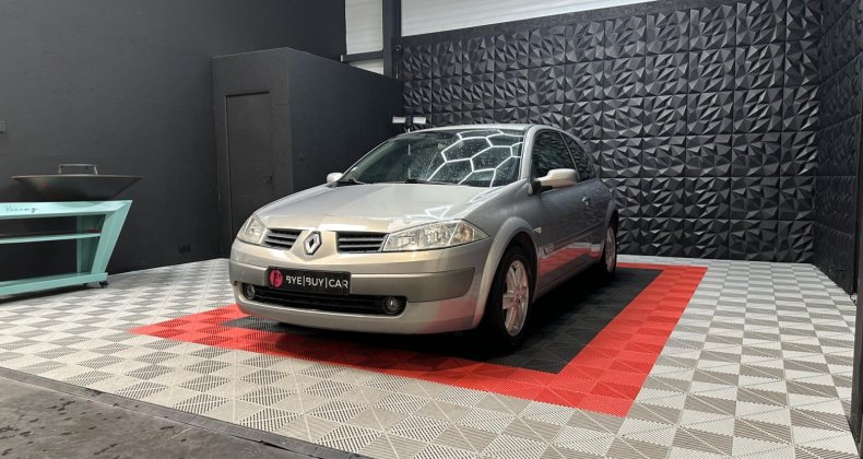 Renault Megane CoupÃ© 1.6i 16V - 115 II Sport Dynamique