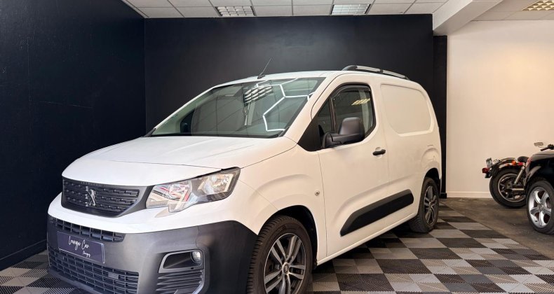 Peugeot Partner FOURGON STANDARD 1000 KG BLUEHDI 130 SS 