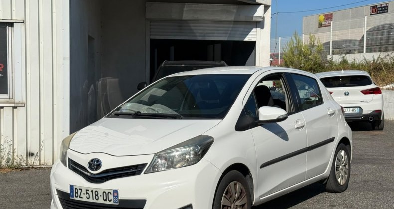 Toyota Yaris 100 VVT-I DYNAMIC 3P