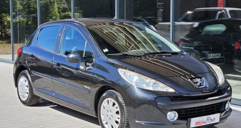 Peugeot 207 1.4 URBAN 5P