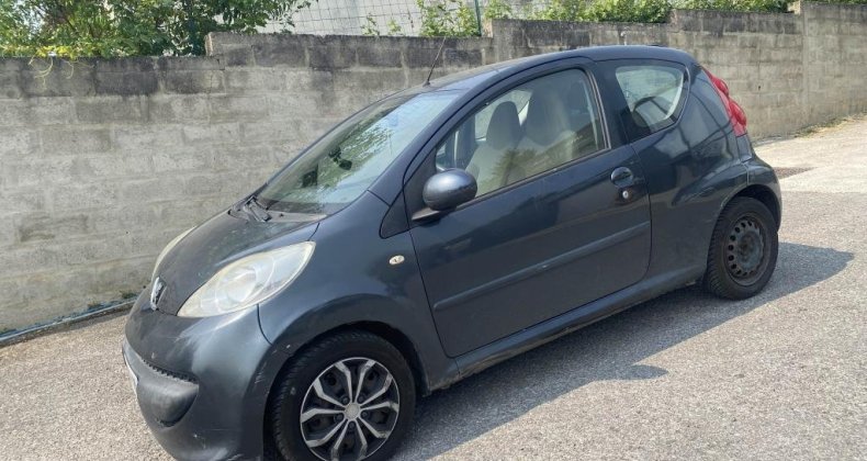 Peugeot 107 1.0i 12V BERLINE Trendy PHASE 1