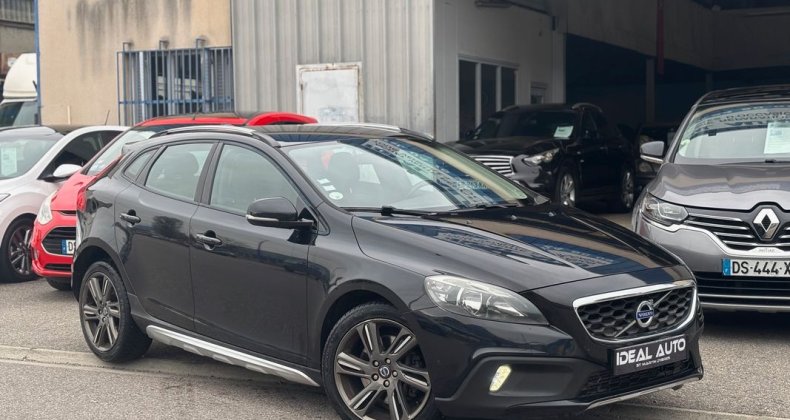 Volvo V40 Cross Country D3 150ch Momentum BVA6 Cam