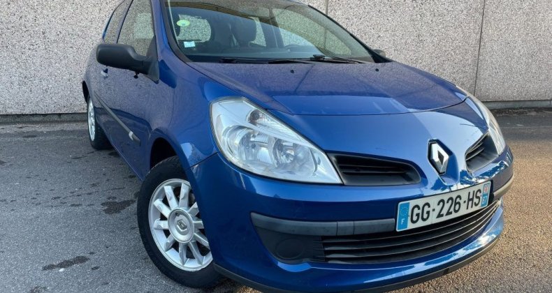 Renault Clio III EXPRESSION 1.2i TCE 101CH