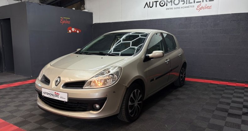 Renault Clio 1.4 16V PRIVILÃGE