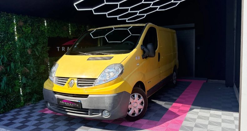 Renault Trafic fourgon 2.0 dci 115 cv l1h1 1200 kg conf