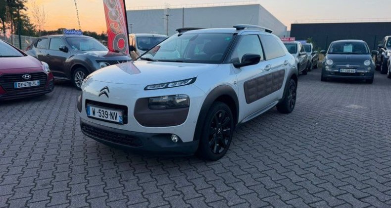 Citroen C4 Cactus HDi 100ch berline, gris marron, 4 cv, 5 