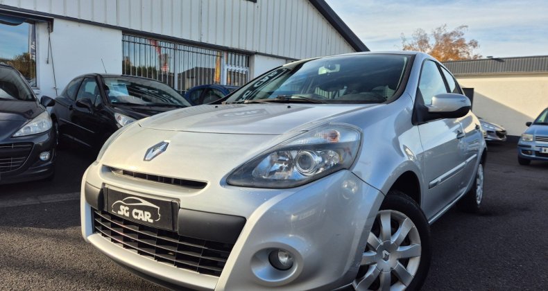 Renault Clio III 1L2 75CH ESSENCE Dynamique TomTom
