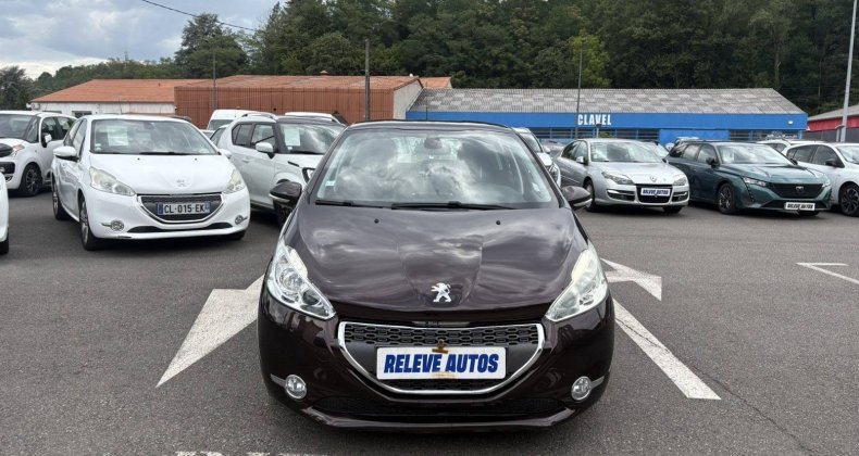 Peugeot 208 1.6 e-HDi FAP Allure 5p