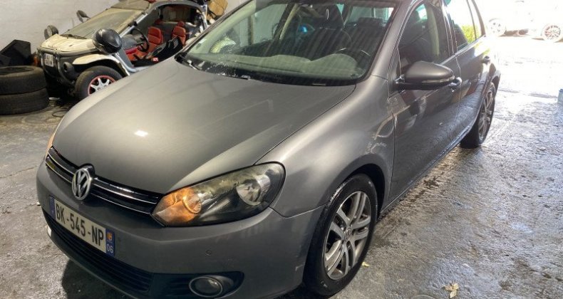 Volkswagen Golf VI 2.0 TDI 110CH FAP CONFORTLINE 5P