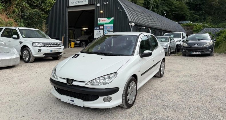 Peugeot 206 1.6 i 110cv XT BVA 3Ã¨me main