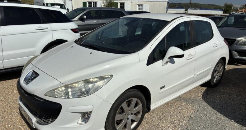 Peugeot 308 1.6 HDI 92CH NAVETEQ