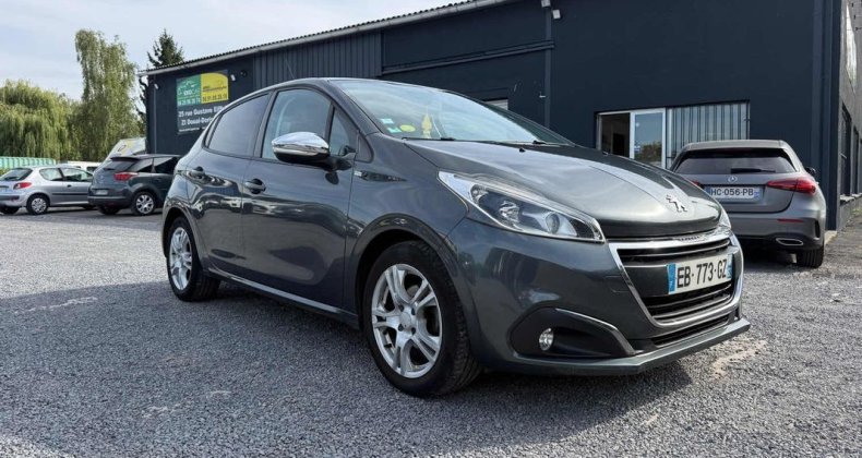 Peugeot 208 1.6 BLUE HDI 90 chx STYLE 2016