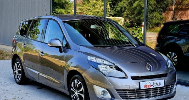 Renault Grand Scenic III 1.5 DCI 105CH CARMINAT TOMTOM 7 PLAC