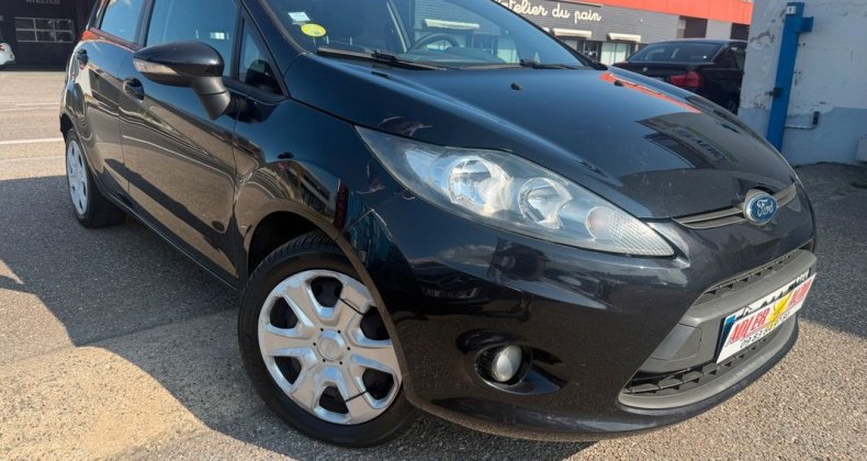 Ford Fiesta V 1.4 TDCi 70ch FAP Ghia 5p
