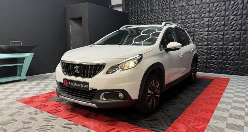 Peugeot 2008 ALLURE 1.2l 130CH CAMERA ATTELAGE GARANT