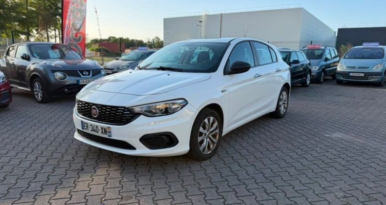 Fiat Tipo 1.3 MULTIJET 95CH EASY Berline), blanc n