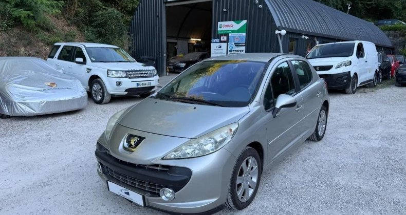 Peugeot 207 1.6i 120cv 2Ã¨me Main Feline