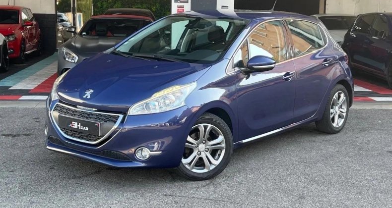 Peugeot 208 1.4 HDI 70CV ALLURE / CLIM AUTO / SUIVI 