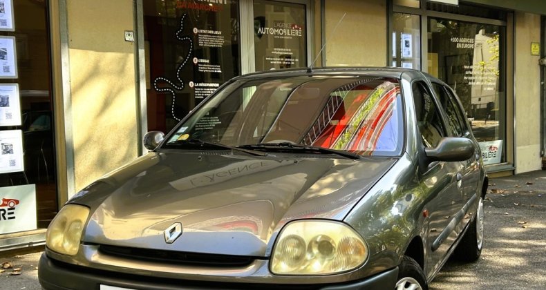 Renault Clio II (2) 1.2 16S AUTHENTIQUE 5P