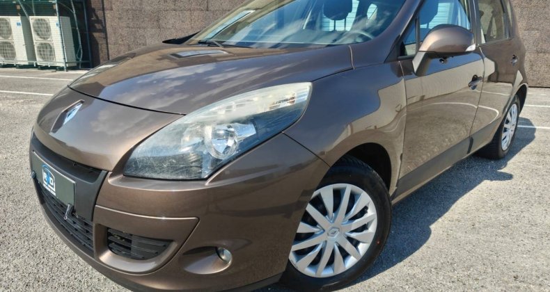 Renault Megane III (B95) 1.5 dCi 110ch FAP Carminat Tom