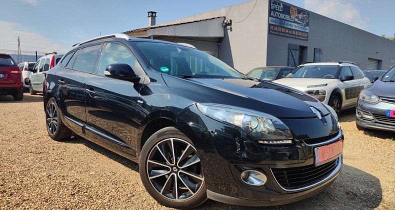 Renault Megane III ESTATE 1.6 dCi 130 ch Bose Edition *