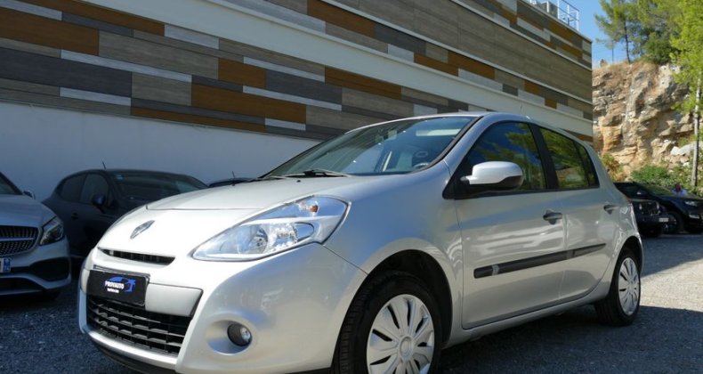 Renault Clio III 1.2 16V 75 Ch ECO2 AUTHENTIQUE BVM5