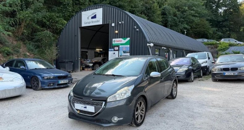 Peugeot 208 1.6 HDi 92cv Allure BVA