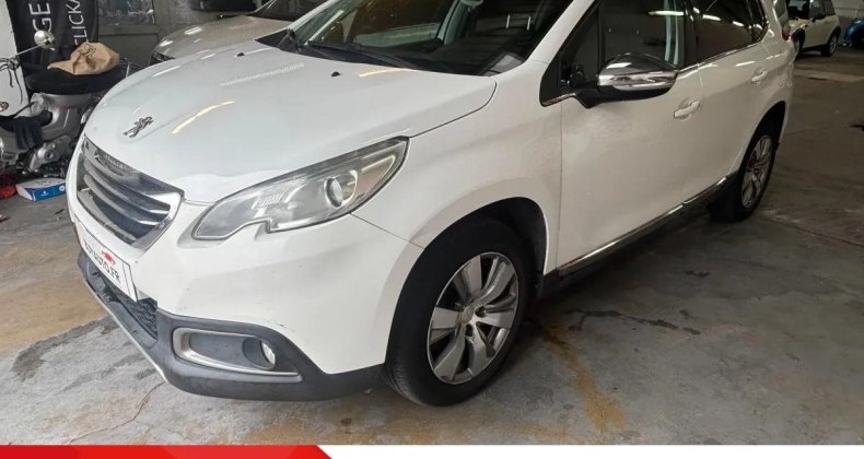 Peugeot 2008 GENERATION-I 1.6 E-HDI ALLURE 90CH // SE