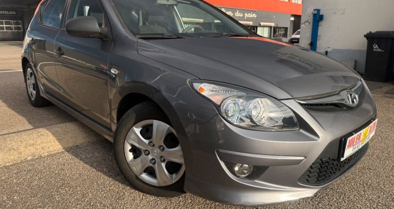Hyundai i30 II 1.4 109 CH PACK EVIDENCE 5P 1Ã©re MAI