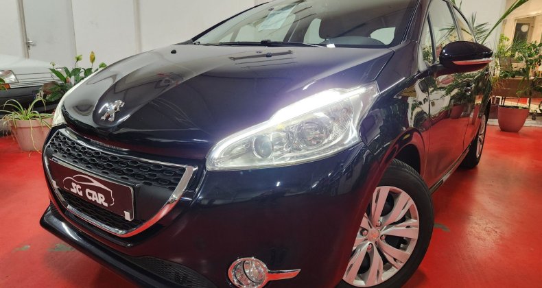 Peugeot 208 1L2 82CH ALLURE 5 PORTES