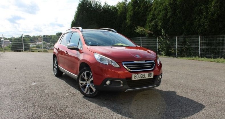 Peugeot 2008 II FELINE 130 CV S&S BOITE 6V ESSENC