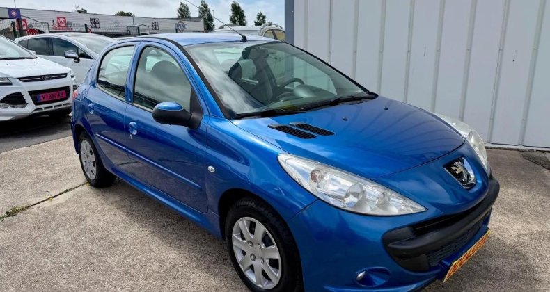 Peugeot 206   1.4HDI 68CV / DISTRIBUTION NEUVE / EMB