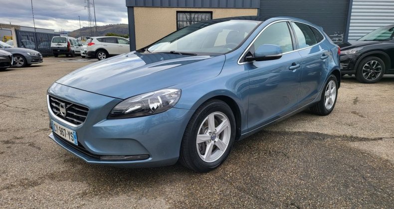 Volvo V40 D3 150ch Start&Stop Momentum Business-ca