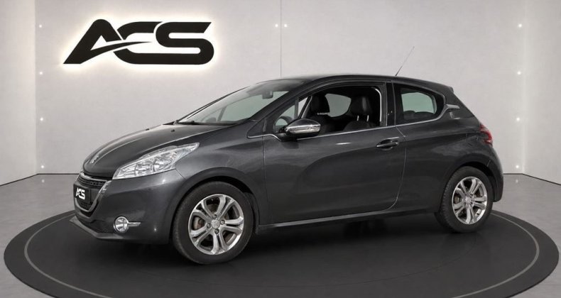 Peugeot 208 1.6 E-HDI 92 CV ALLURE