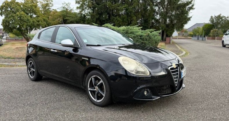 Alfa-romeo Giulietta JIULIETTA 1.6 JTD MULTIJET 105CH 5CV ANN