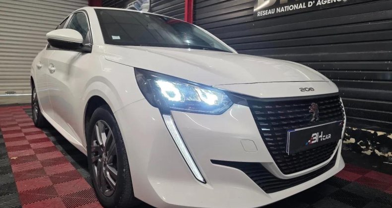 Peugeot 208 GENERATION-II 1.2 PURETECH 100 STYLE S&S