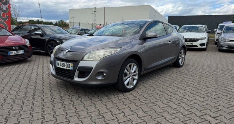 Renault Megane III CoupÃ© 1.9dci 131ch â¢ PACK DYNAMIQ