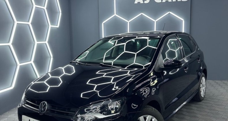 Volkswagen Polo 1.6 TDI 90Ch *DISTRI NEUVE *SIEGES CHAUF