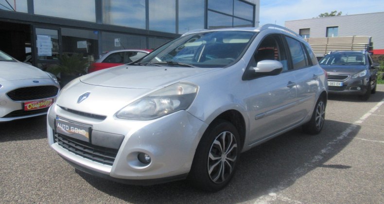 Renault Clio III ESTATE 1.2 i 103ch Dynamique TomTom
