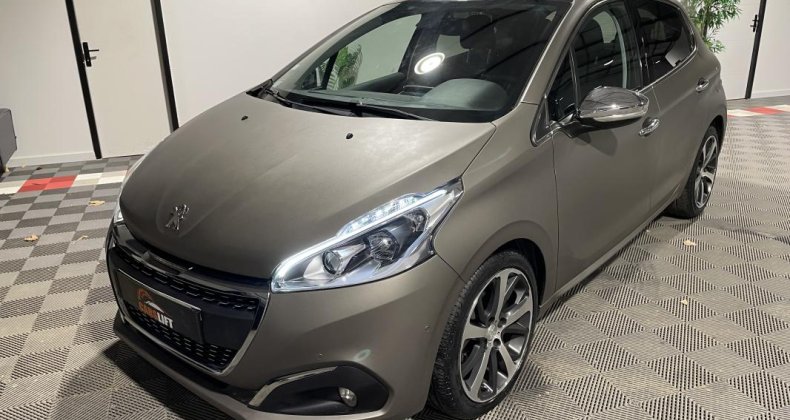 Peugeot 208 110CH FÃLINE -BOITE AUTO-TOIT PANO-GARA