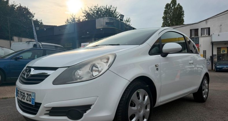 Opel Corsa 3 portes 1.2 i 85 cv