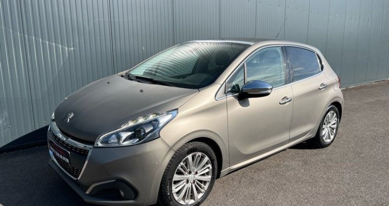 Peugeot 208 1.6 BlueHDI 100ch TOIT PANORAMIQUE CARPL