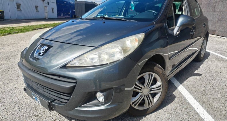 Peugeot 207 1.4 HDi 70ch Entretien Ã  jour