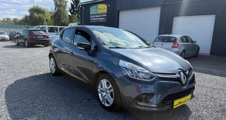 Renault Clio LIMITED 1l2 essence 75 chx