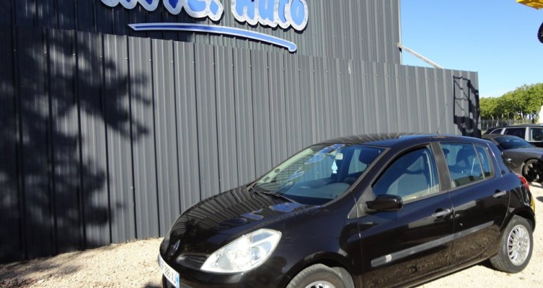 Renault Clio III 1.4 16V 98CH PRIVILEGE 5P