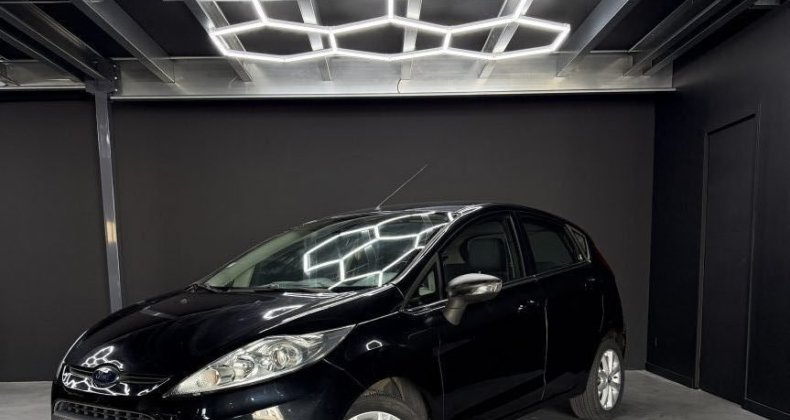 Ford Fiesta VI 1.4 TDCi GHIA 5PORTES