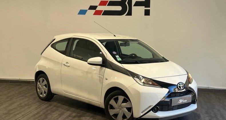 Toyota Aygo 1.0 VVTI 70cv X-PLAY BOITE AUTO / CAMERA